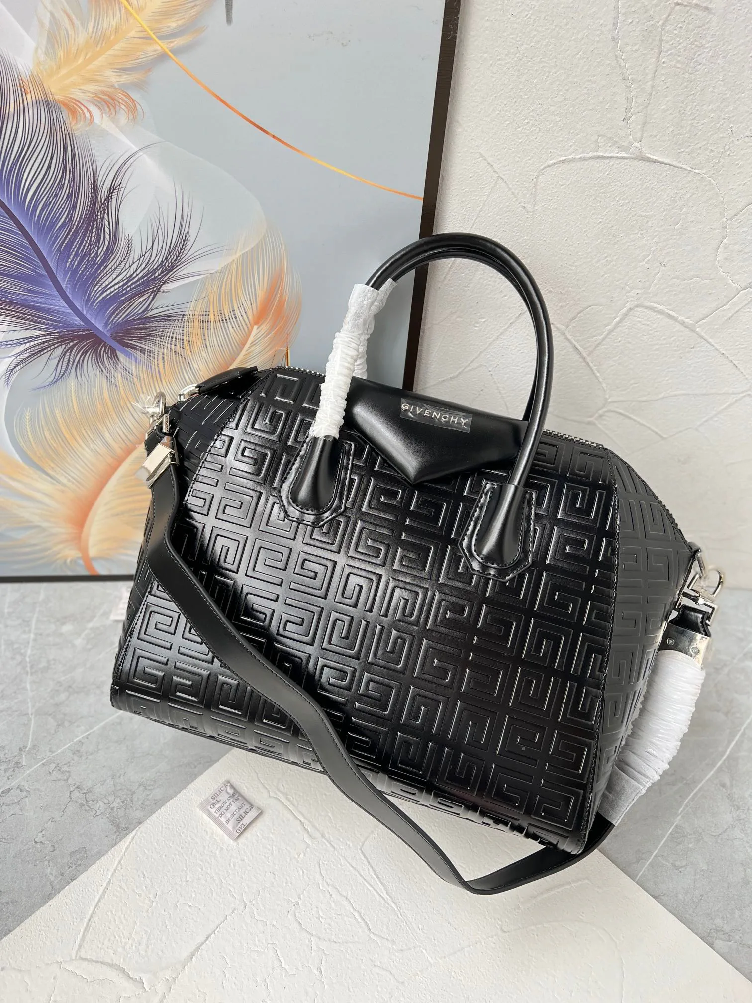 Women's Classic Handbags GIVENCHY 18452639