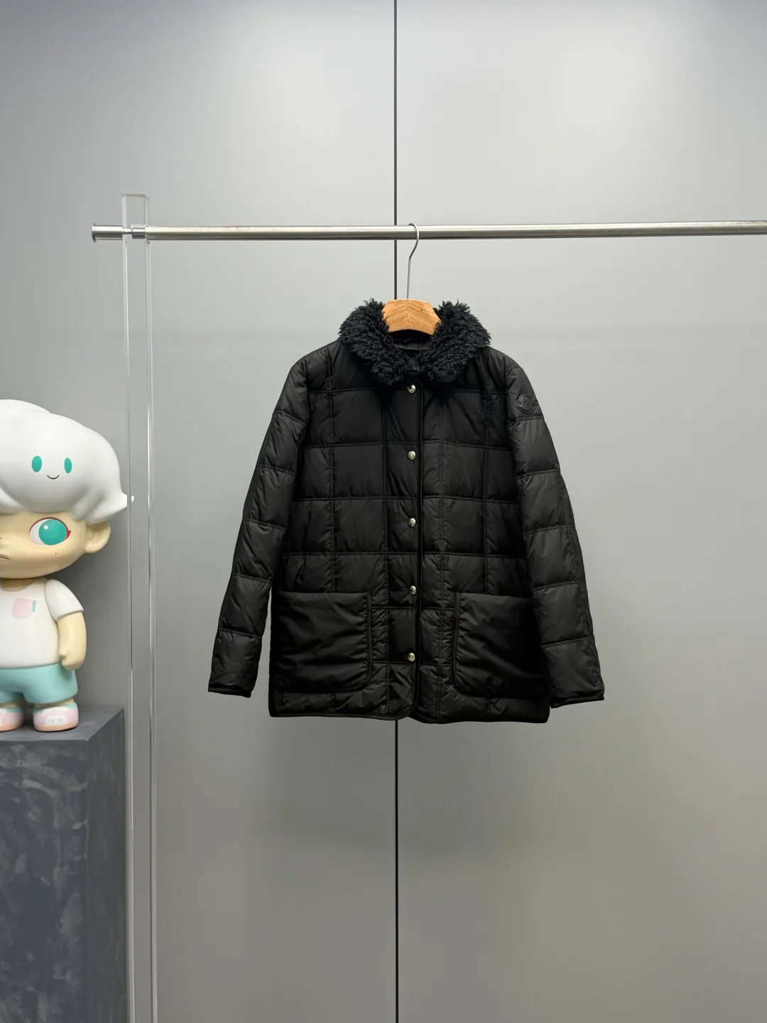 Women's Jackets And Down Jackets MONCLER 17892327