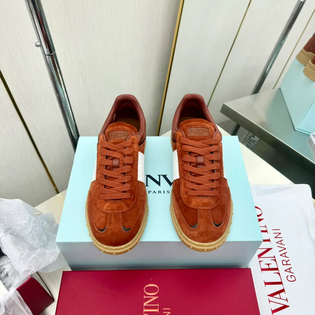 Women's Sneakers VALENTINO 17955037