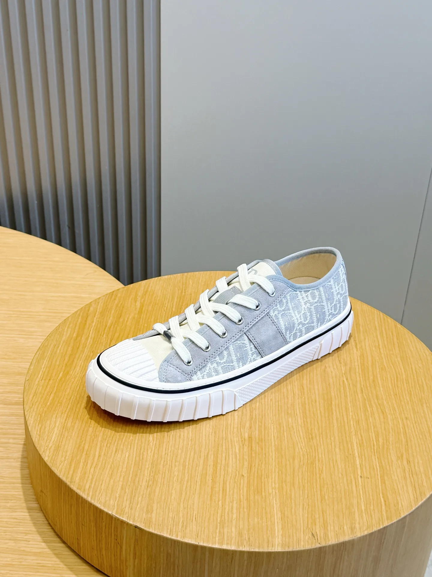 Women's Sneakers CHRISTIAN DIOR 18101568