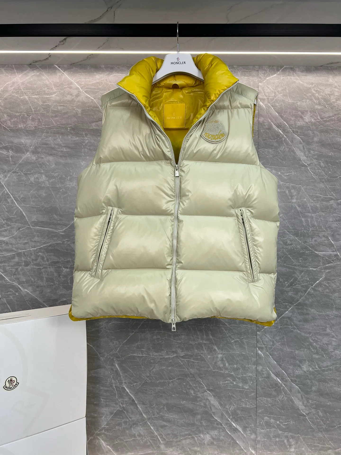 Жилеты Мужские Moncler 18599862
