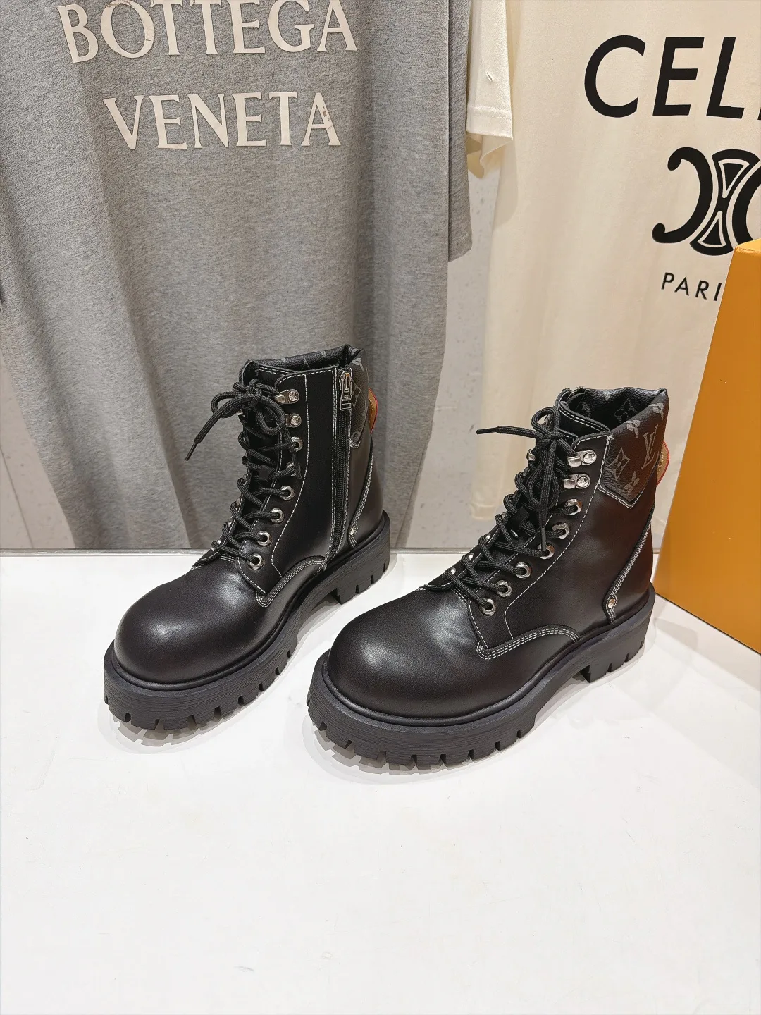 Ботинки Мужские Louis Vuitton 18650041