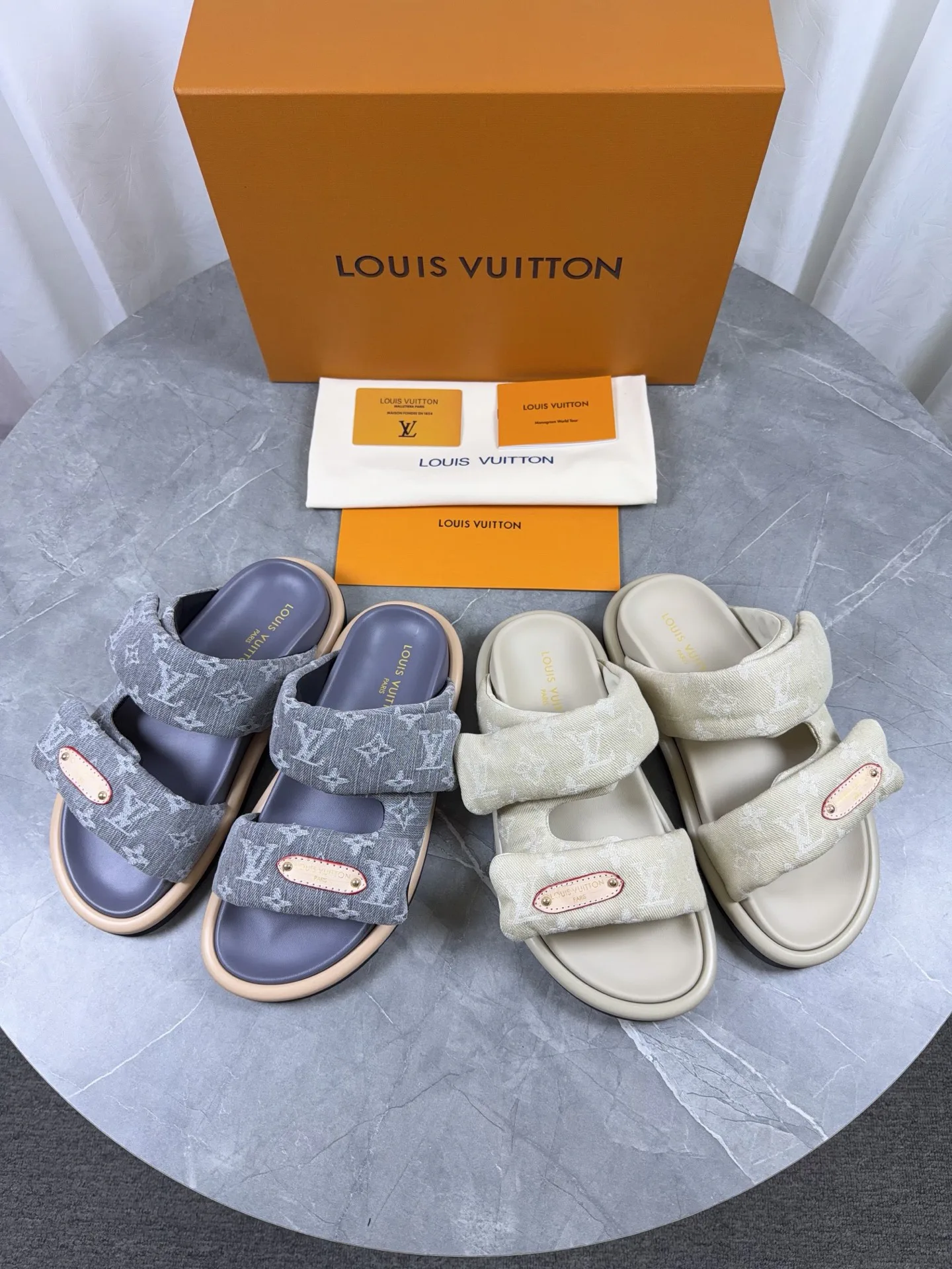 Women's Flip-Flops LOUIS VUITTON 17803867