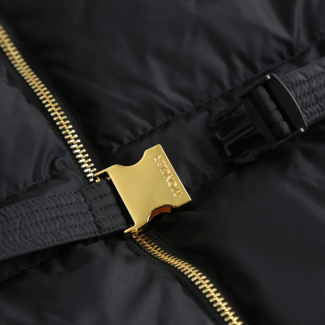 Women's Jackets And Down Jackets MONCLER 18022548