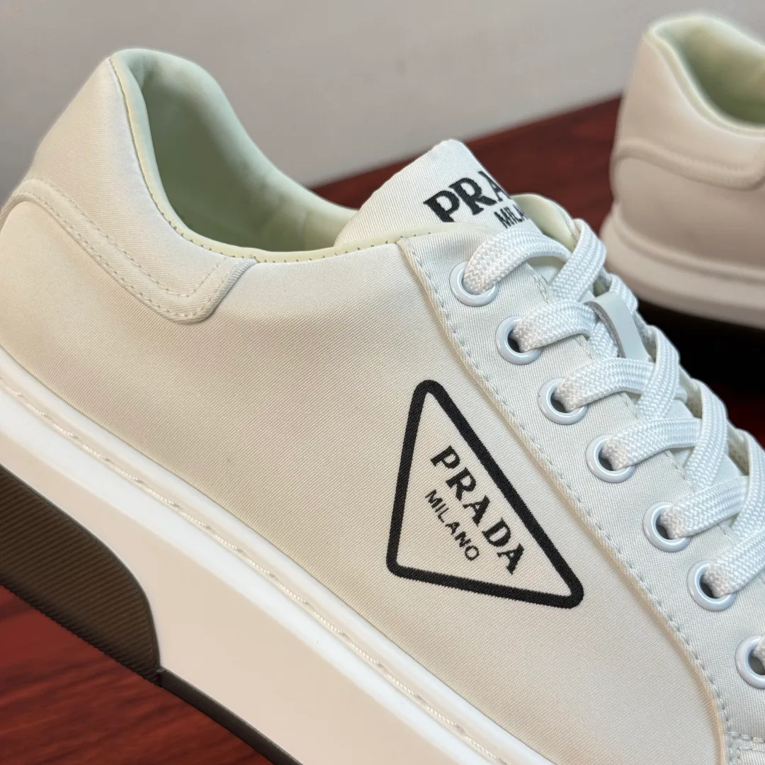 Men's Sneakers PRADA 16935015