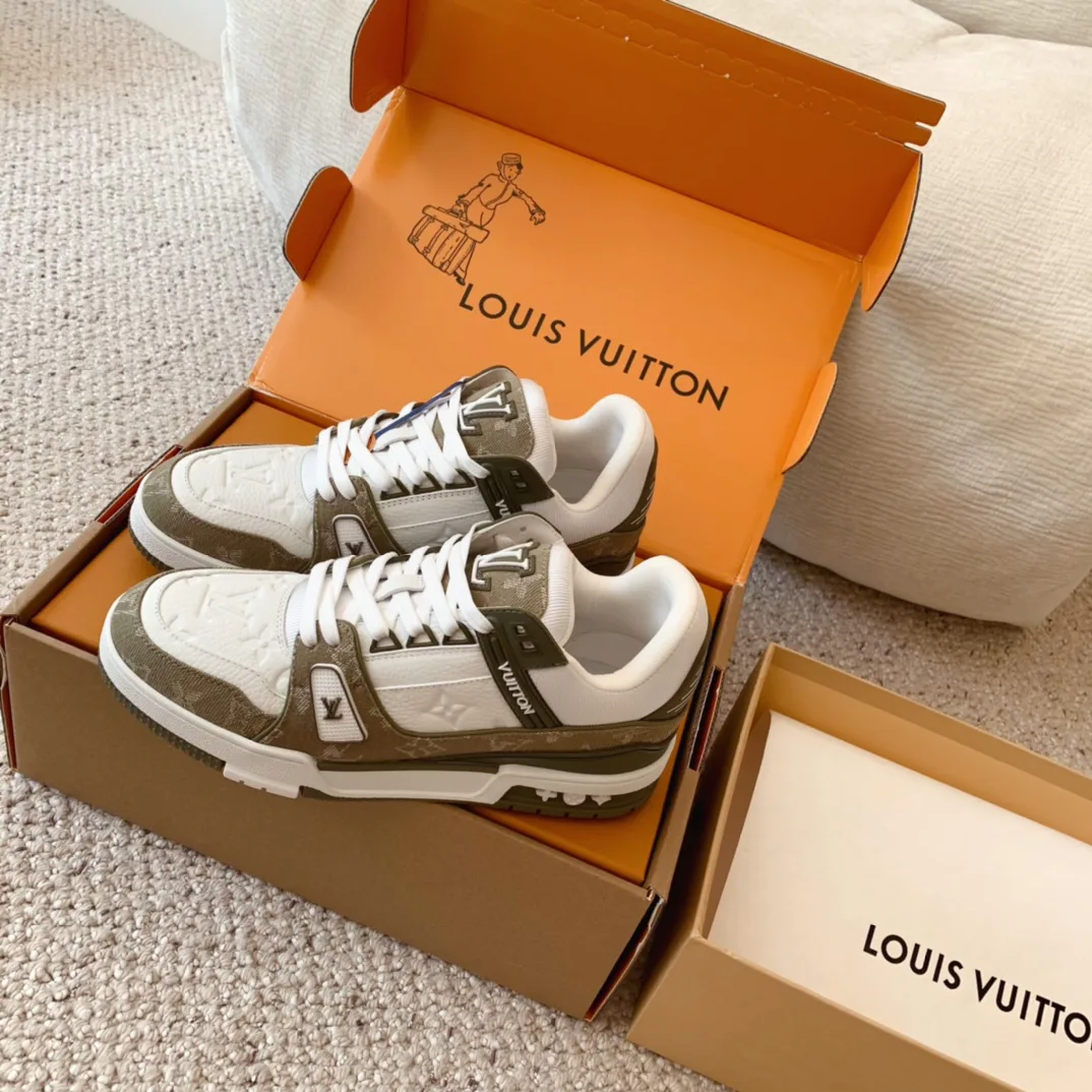 Кроссовки Женские Louis Vuitton 18625656