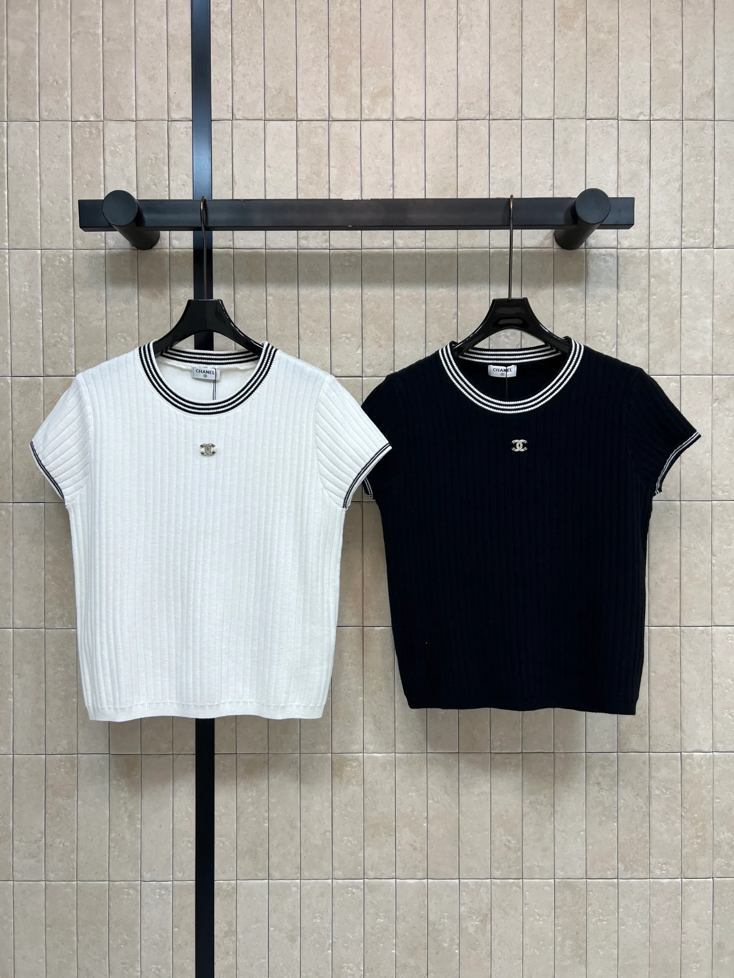 Women's T-Shirts CHANEL 17737714