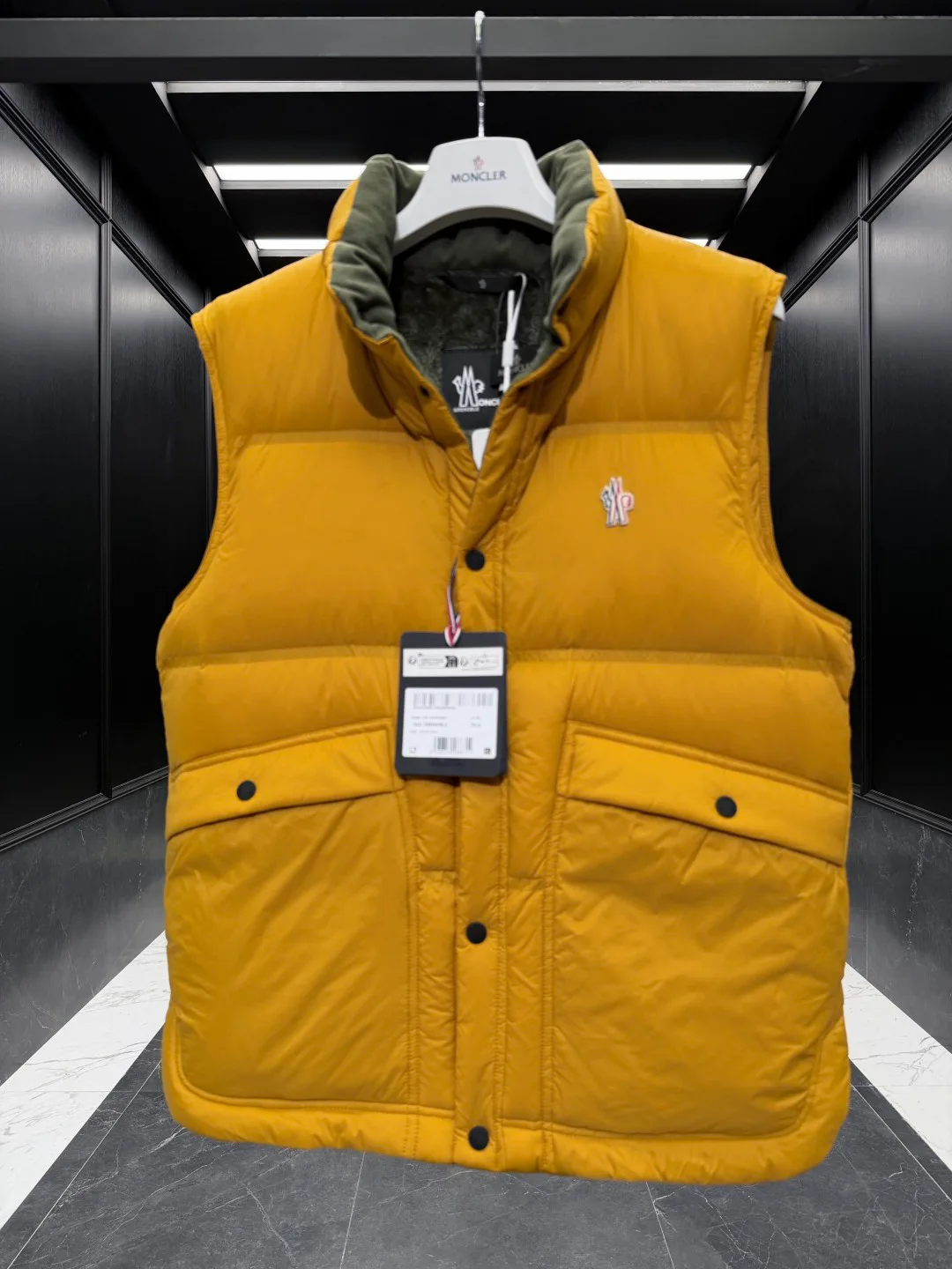 Men's Vests MONCLER 18416849