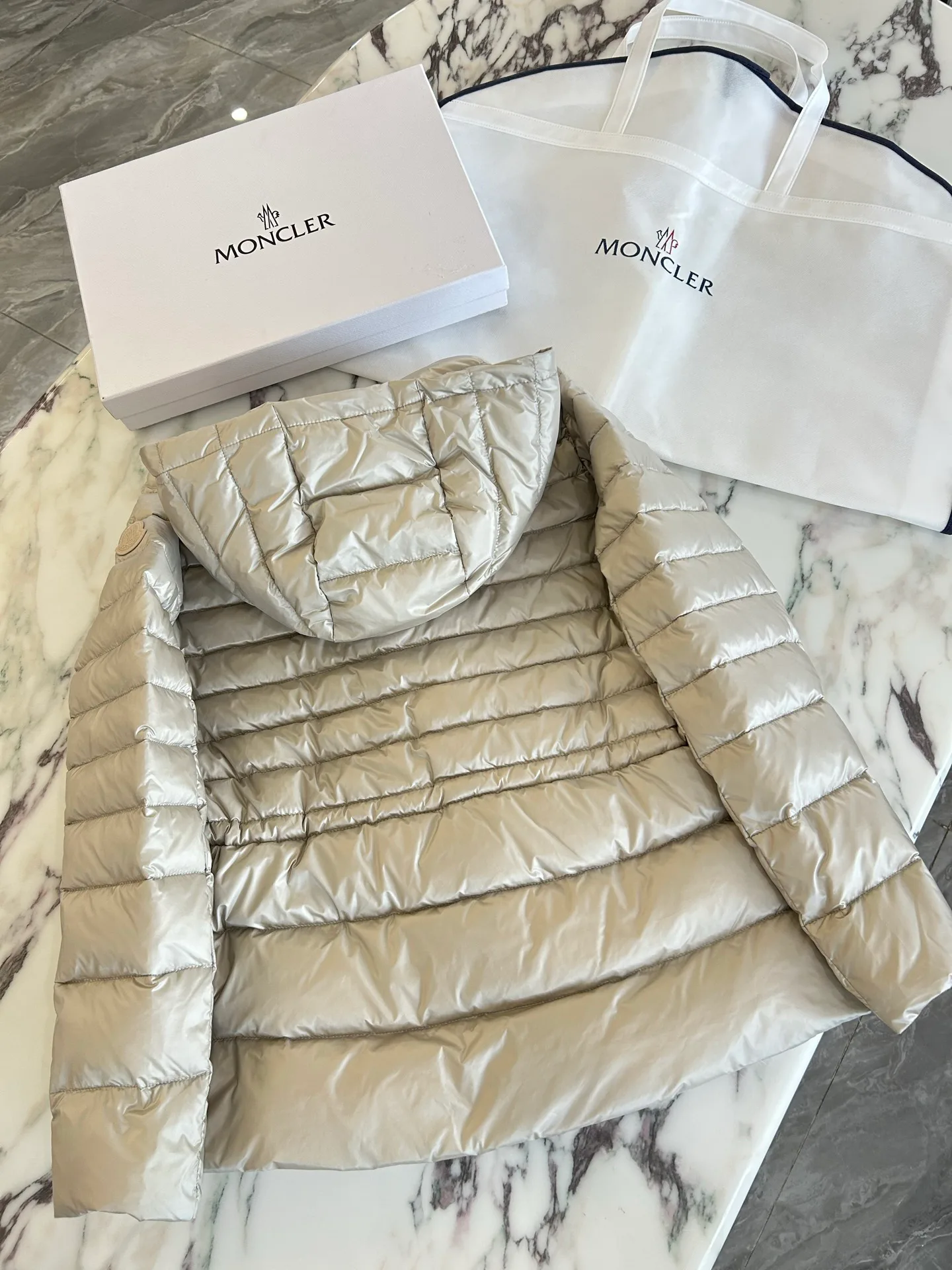 Men's Jackets And Down Jackets MONCLER 18330337