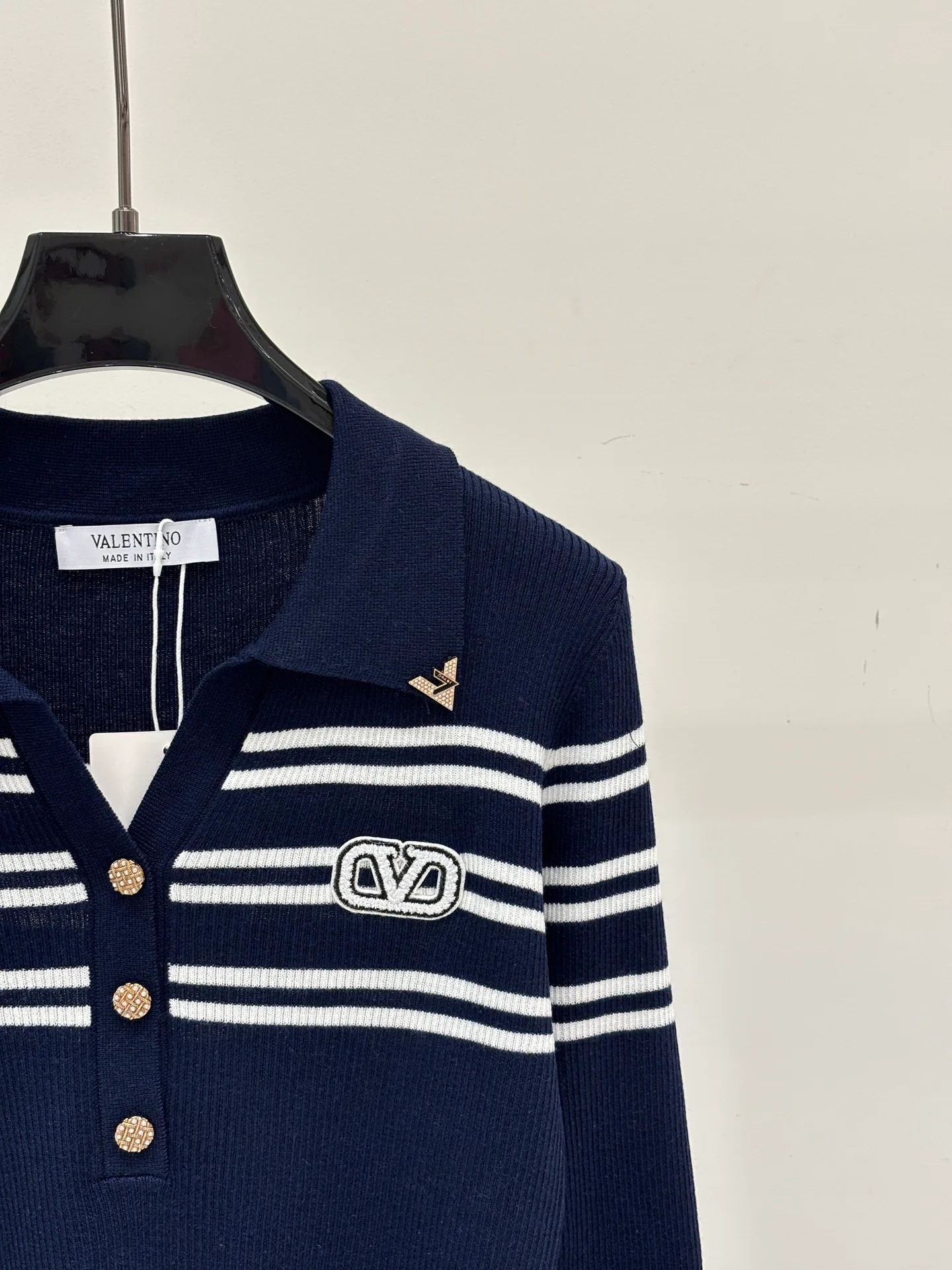 Women's Jumpers And Sweaters VALENTINO 18032617