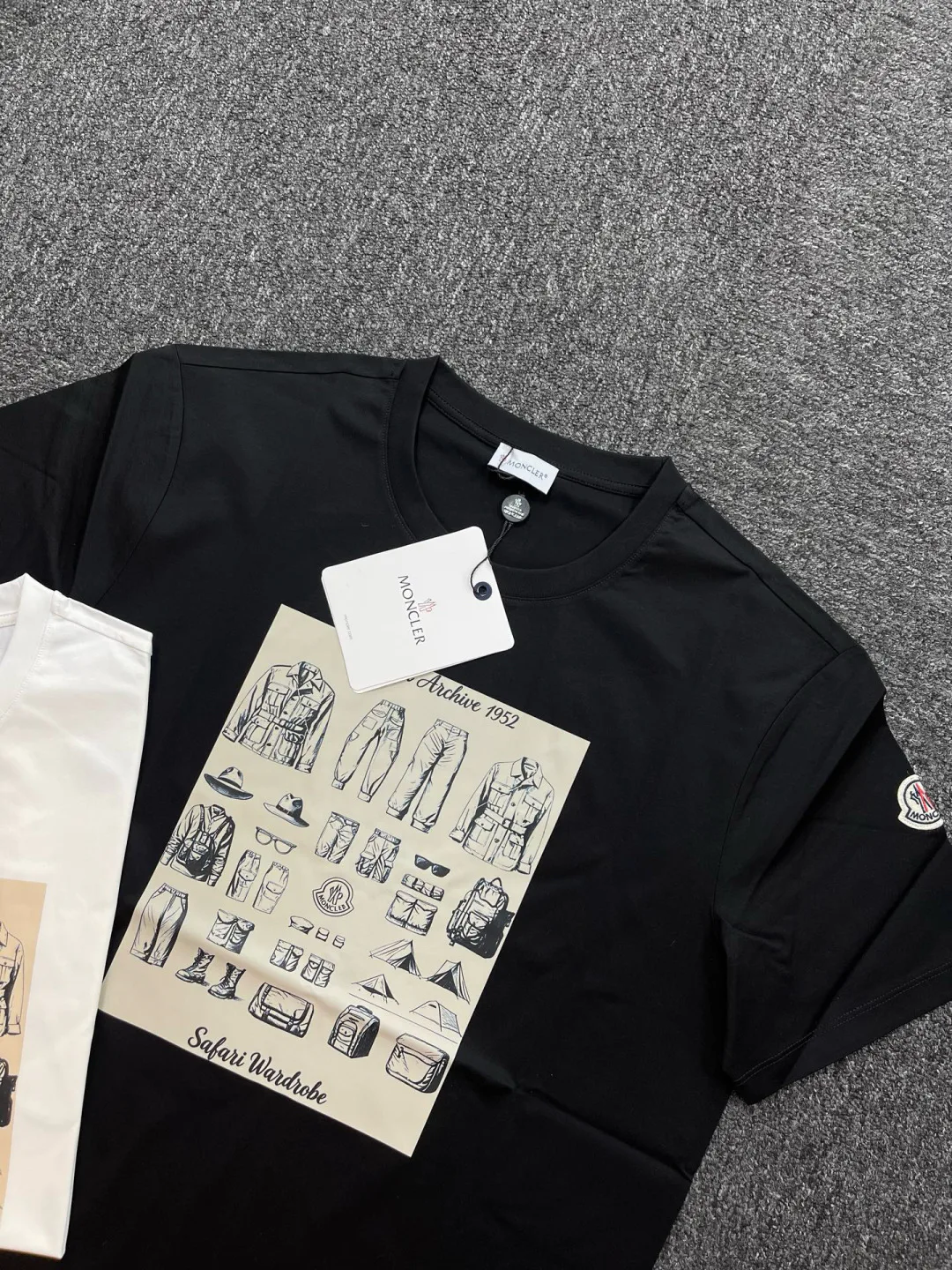 Men's T-Shirts MONCLER 17037186