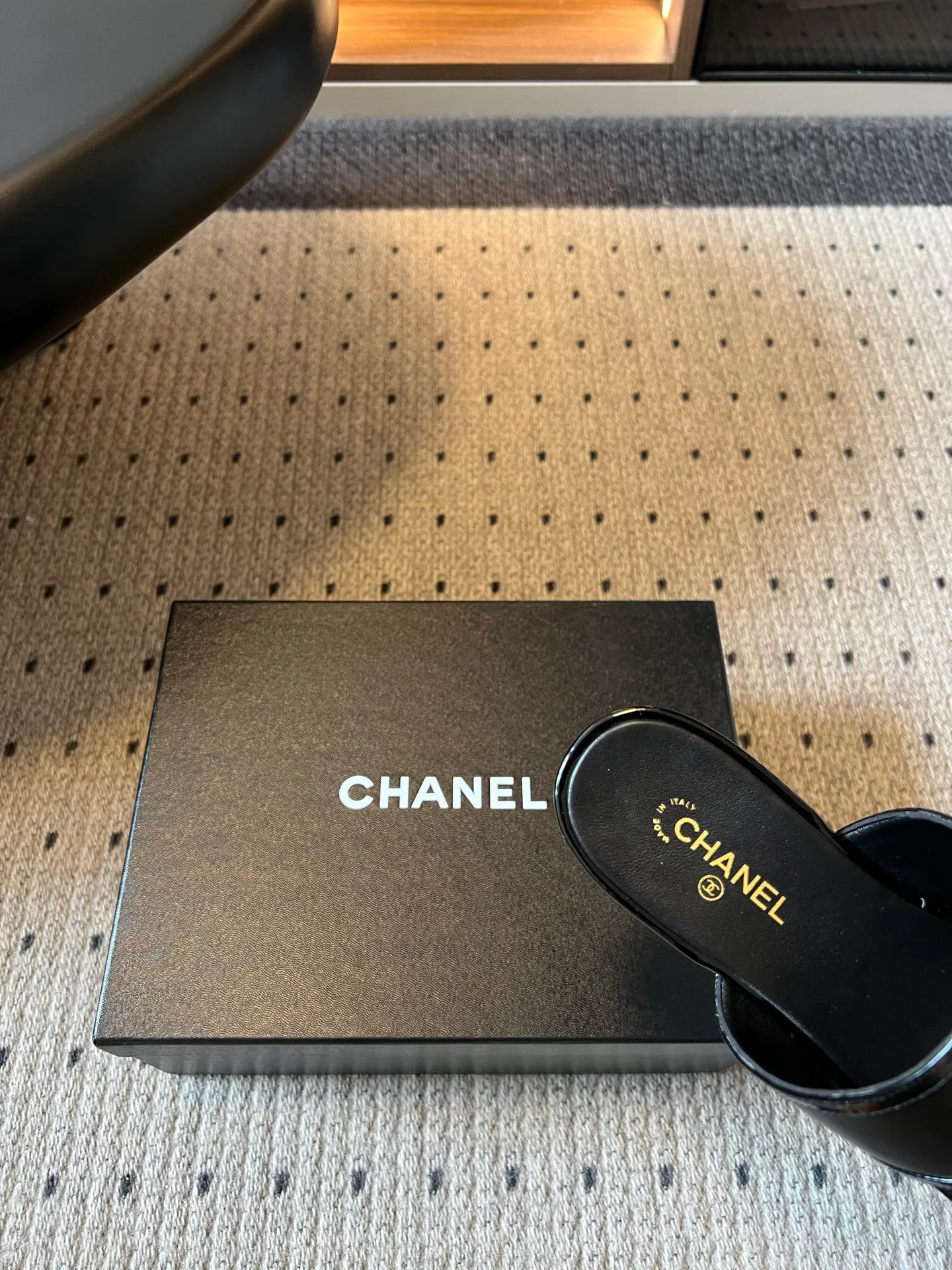Women's Flip-Flops CHANEL 17844578