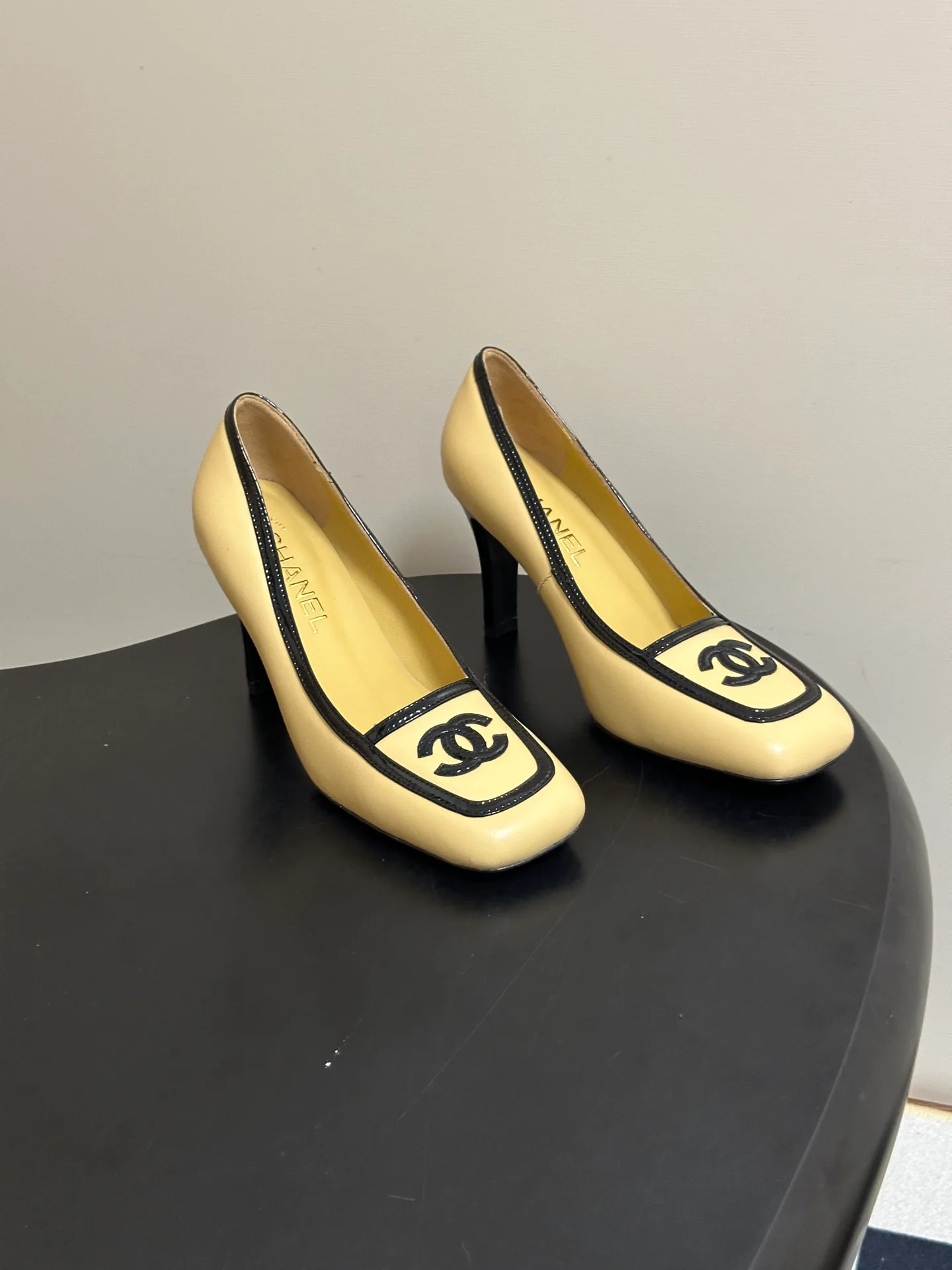 Women's Heels CHANEL 18041911