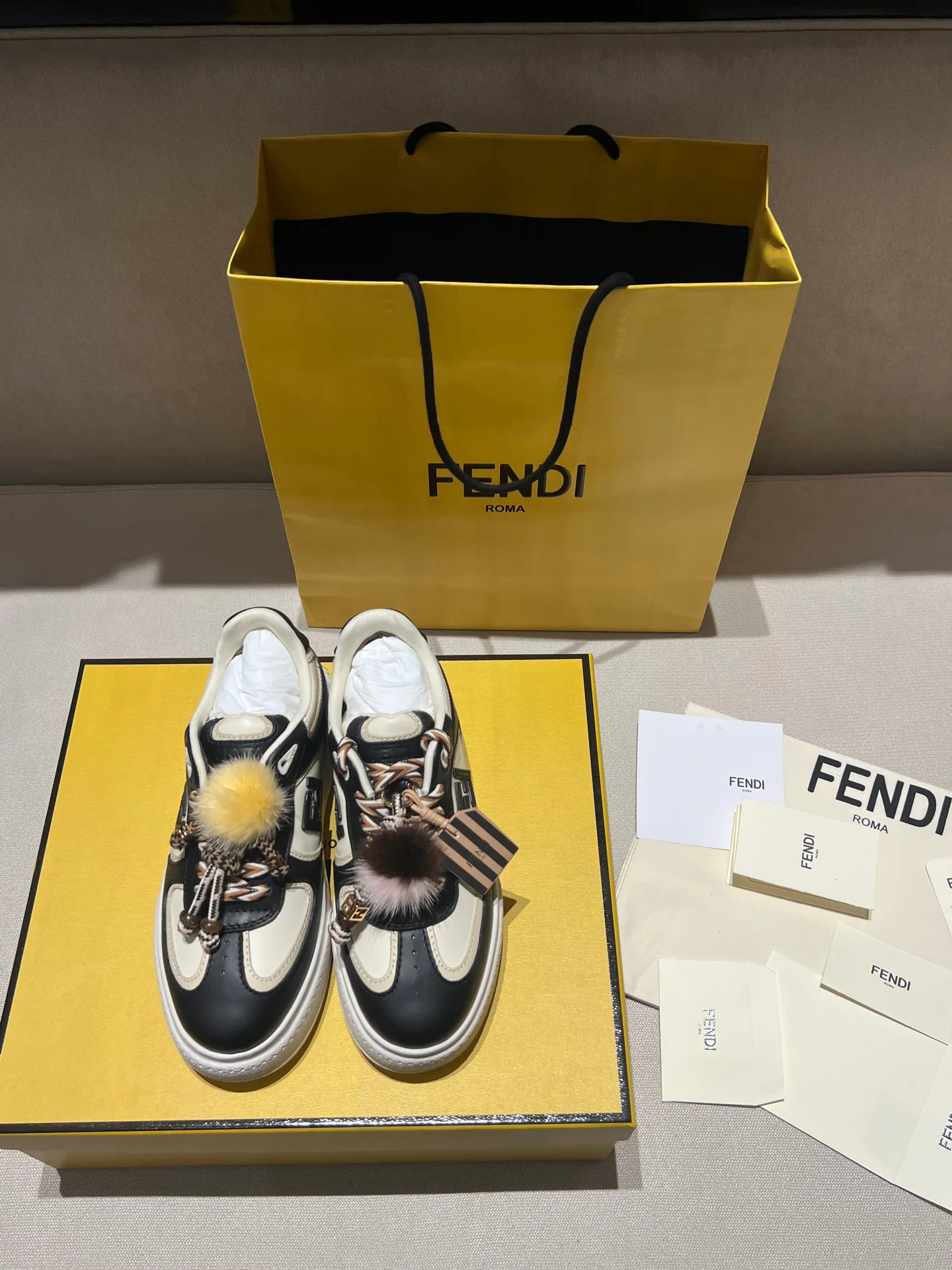 Women's Sneakers FENDI 18020700
