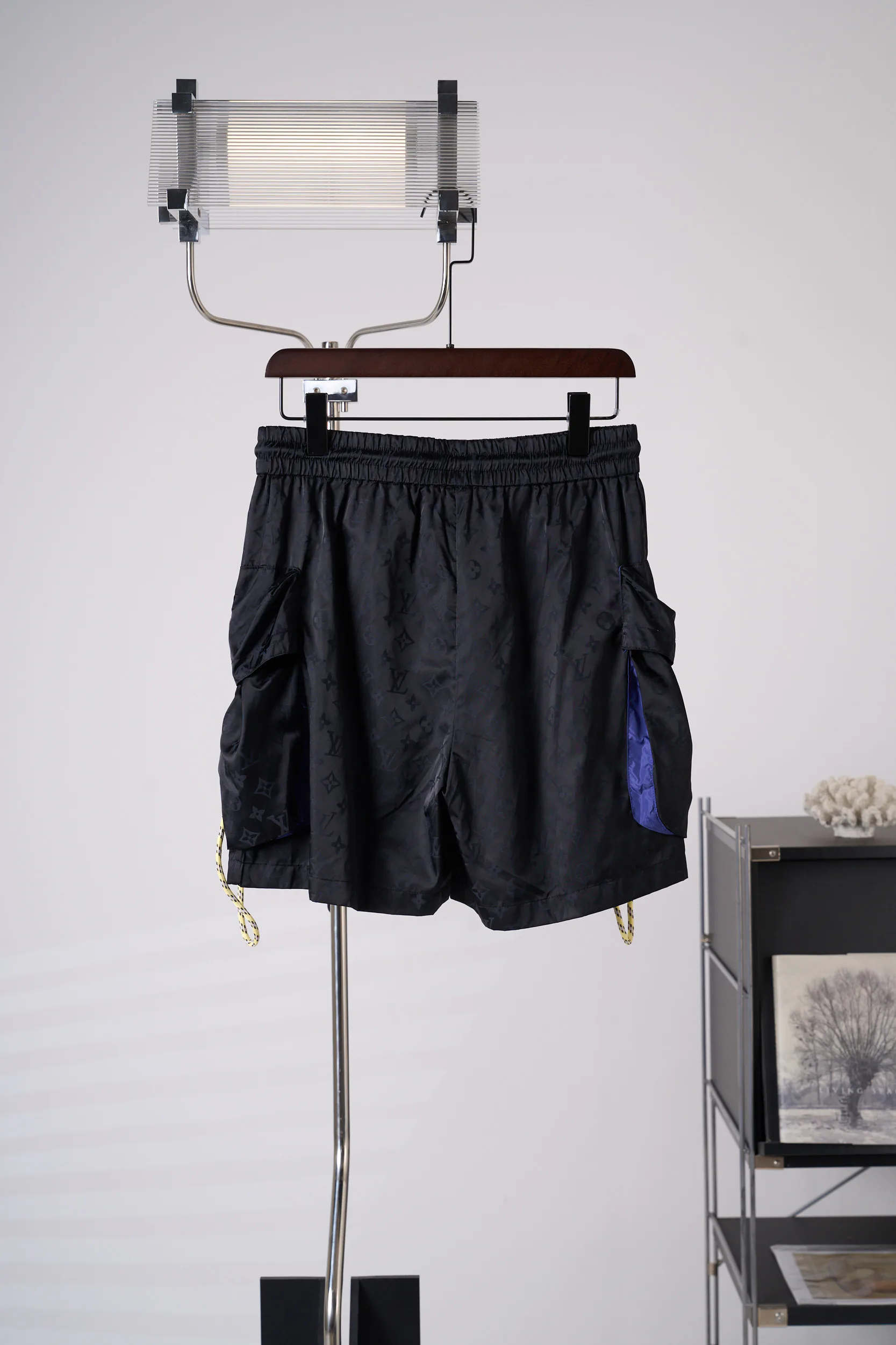 Men's Shorts LOUIS VUITTON 18179054