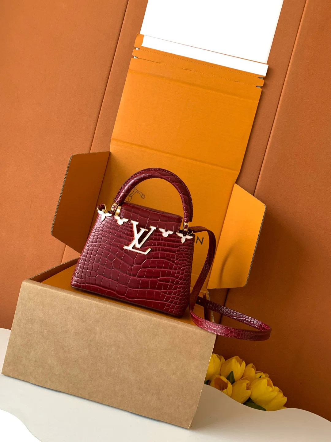 Women's Classic Handbags LOUIS VUITTON 18520916
