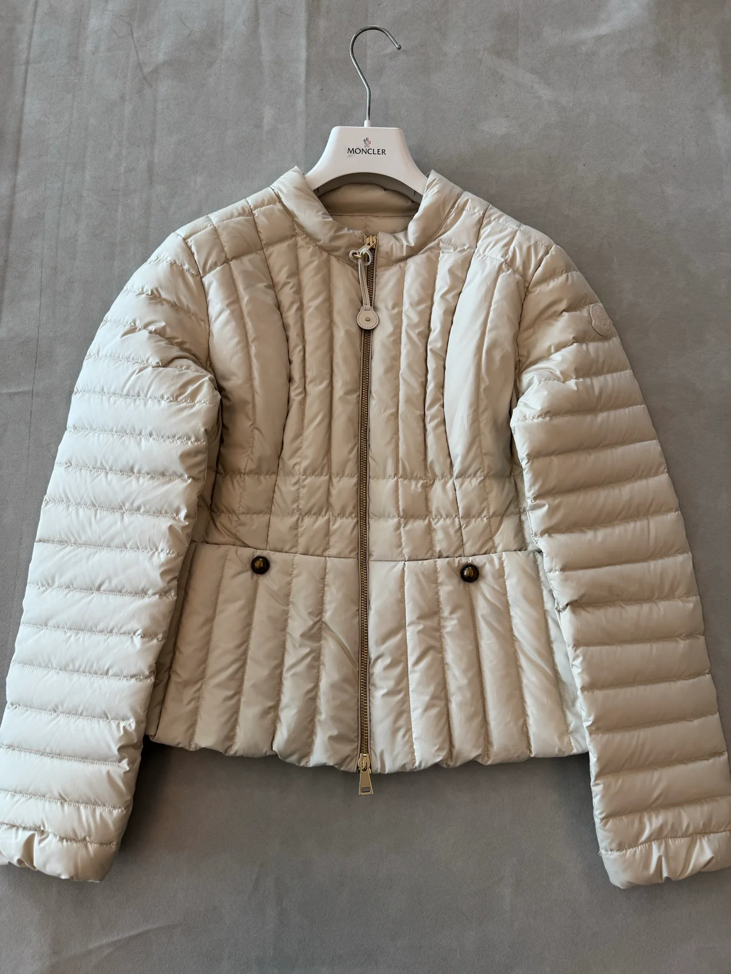 Women's Jackets And Down Jackets MONCLER 18491949