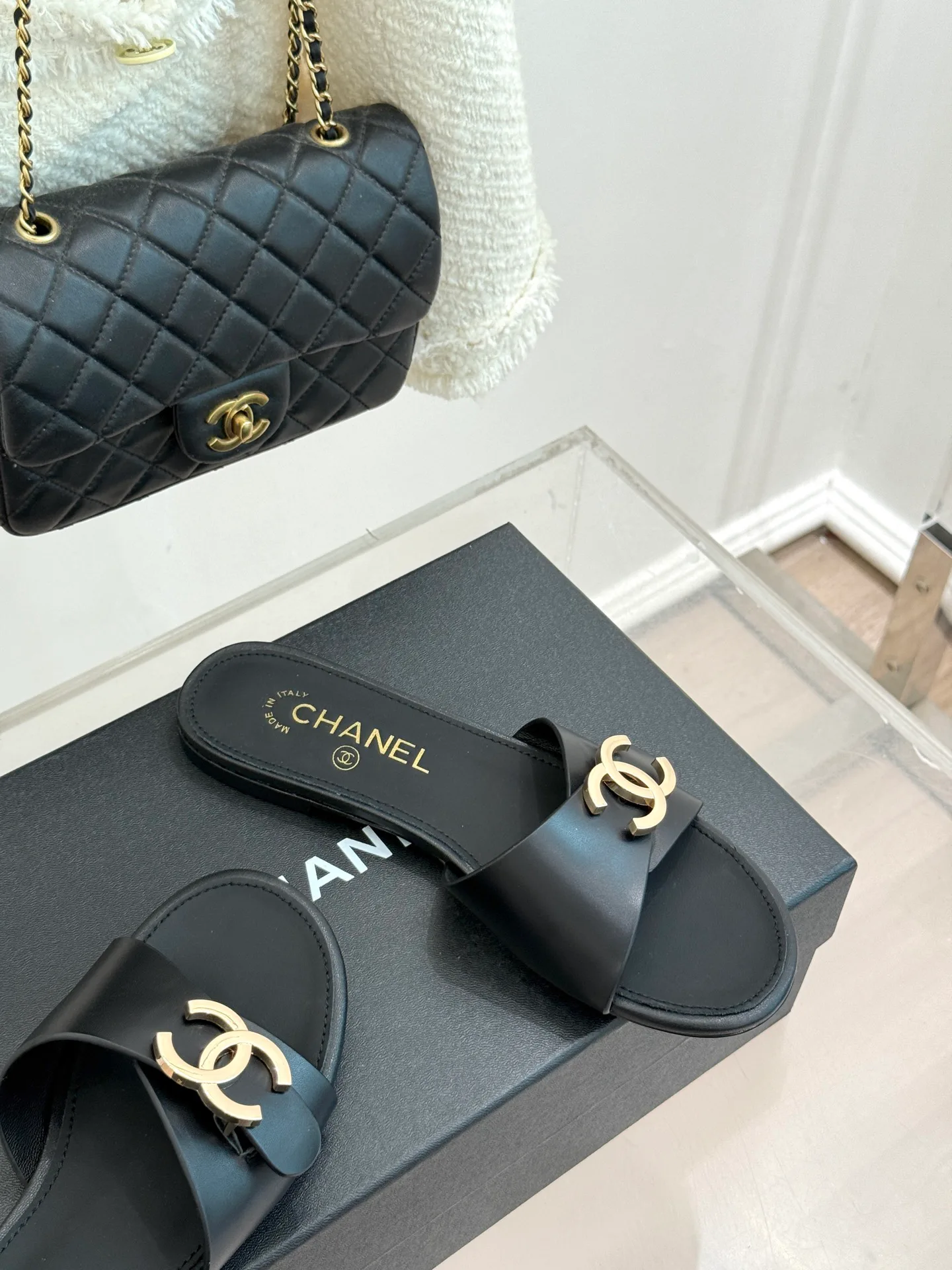 Women's Flip-Flops CHANEL 17699604