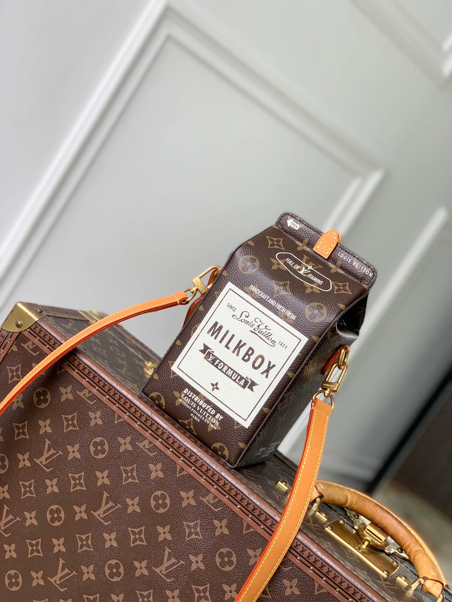 Women's Shoulder Bags LOUIS VUITTON 18147522