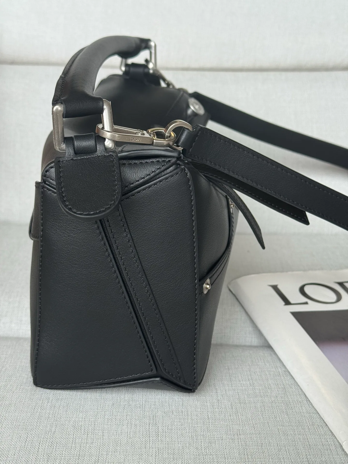 Women's Classic Handbags LOEWE 17937889