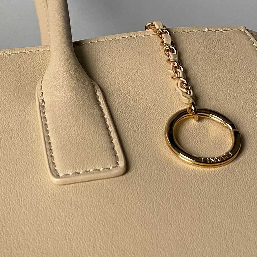 Women's Classic Handbags CHANEL 18207820