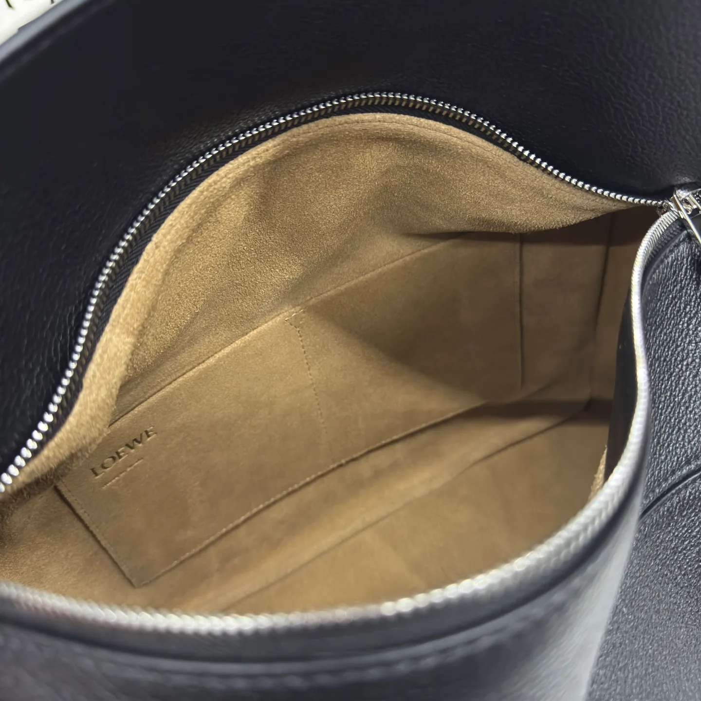 Women's Classic Handbags LOEWE 18030336