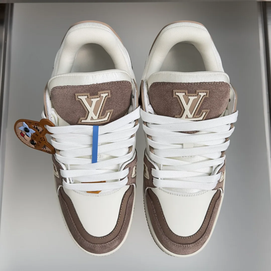 Women's Sneakers LOUIS VUITTON 17950308