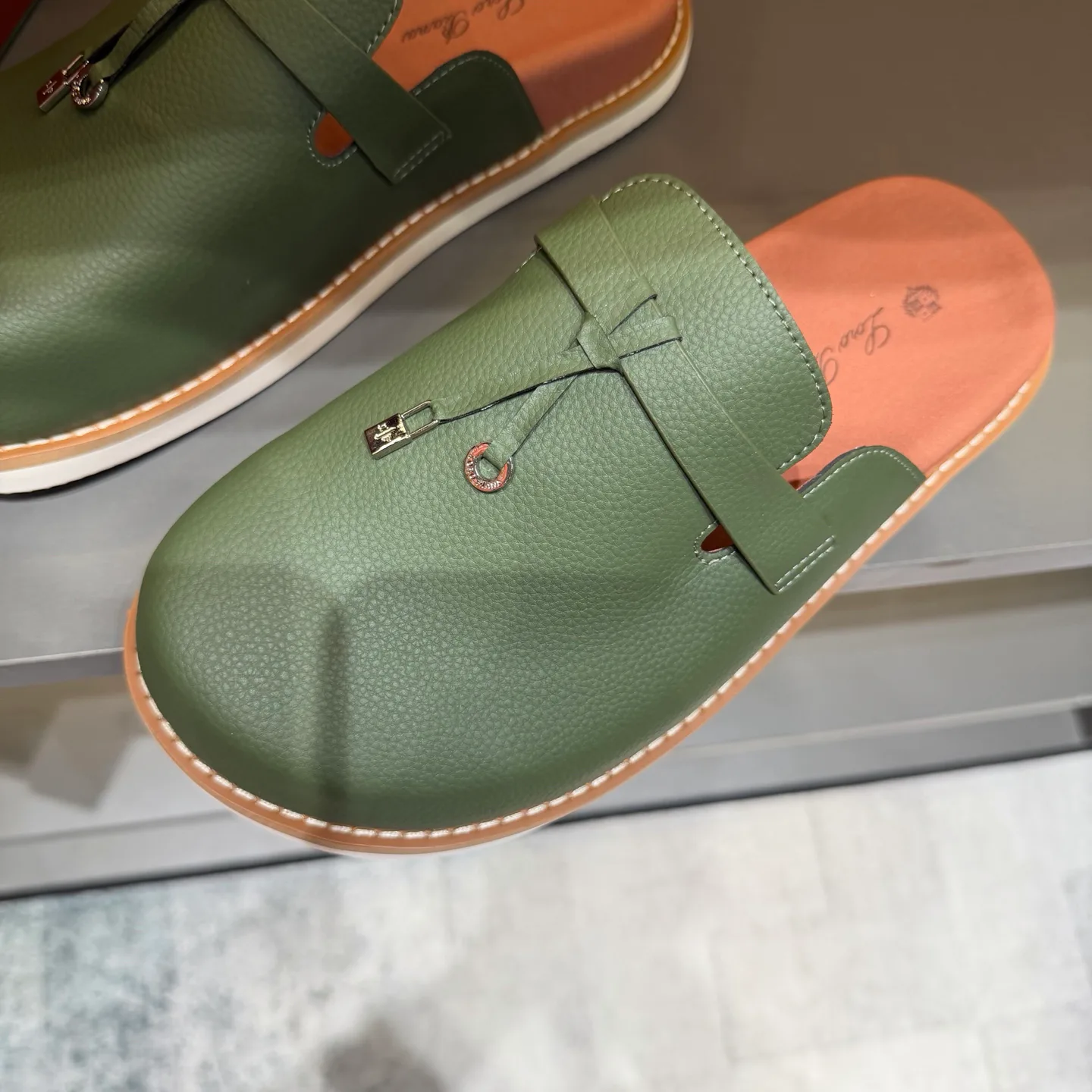 Women's Mules And Clogs LORO PIANA 18400769