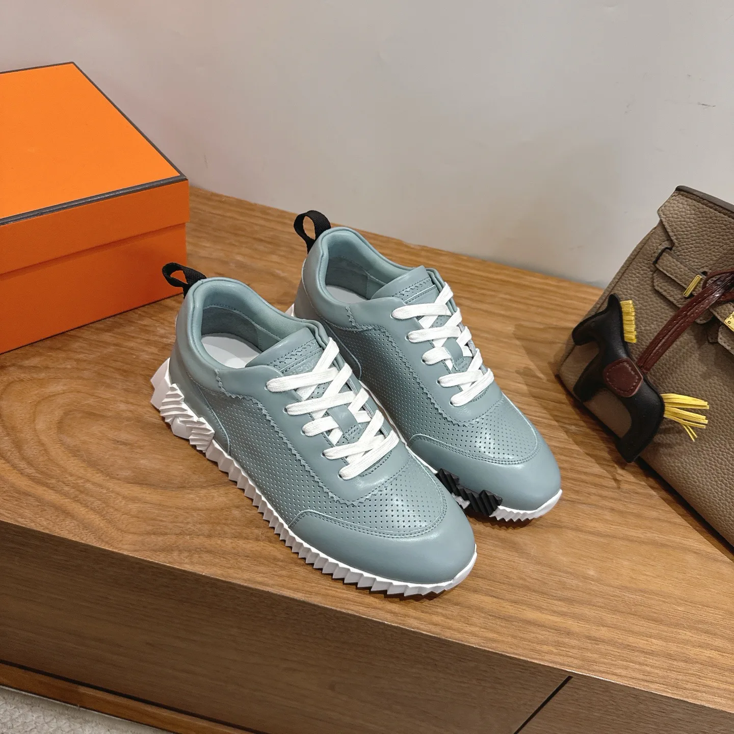 Women's Sneakers HERMES 17414537