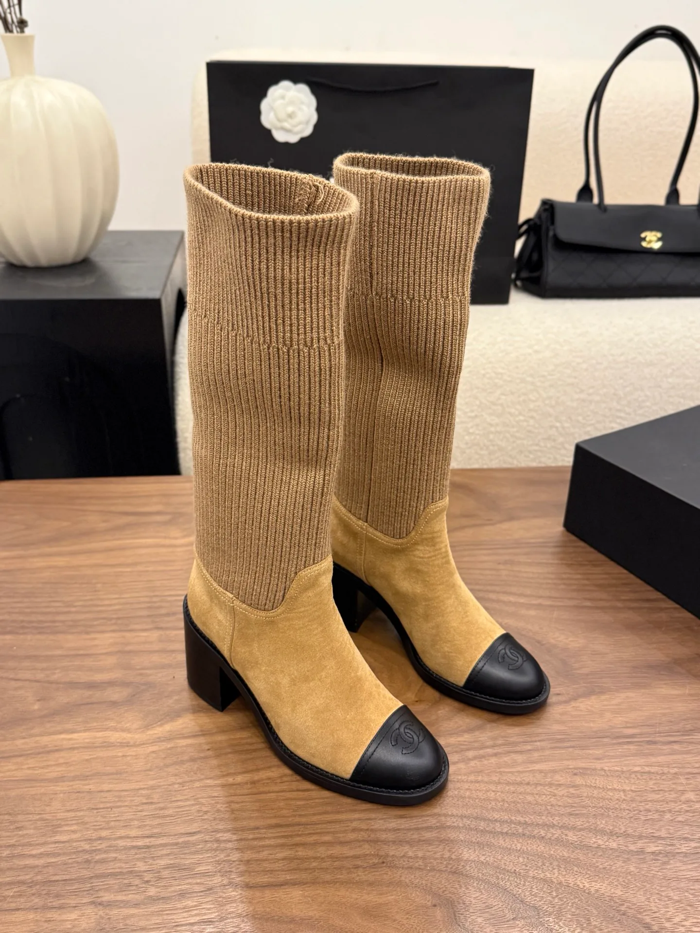 Women's Boots CHANEL 17925176