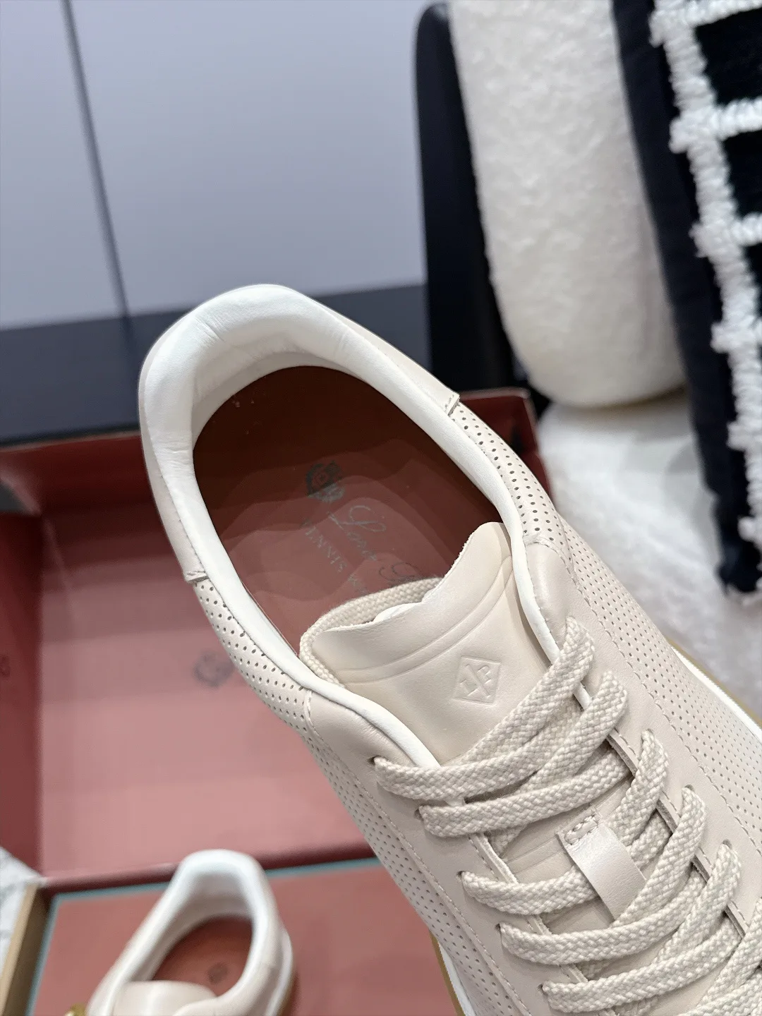 Women's Sneakers LORO PIANA 18133277