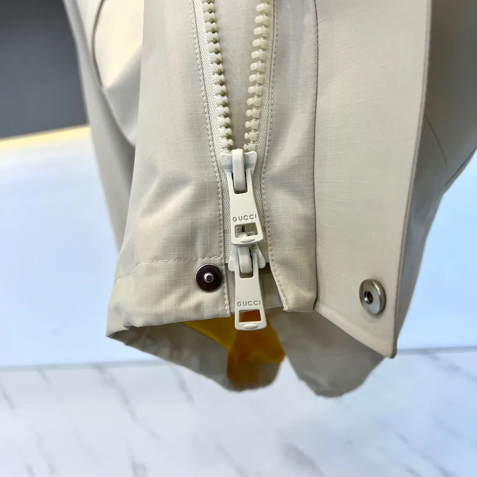 Women's Jackets And Down Jackets GUCCI 18416804