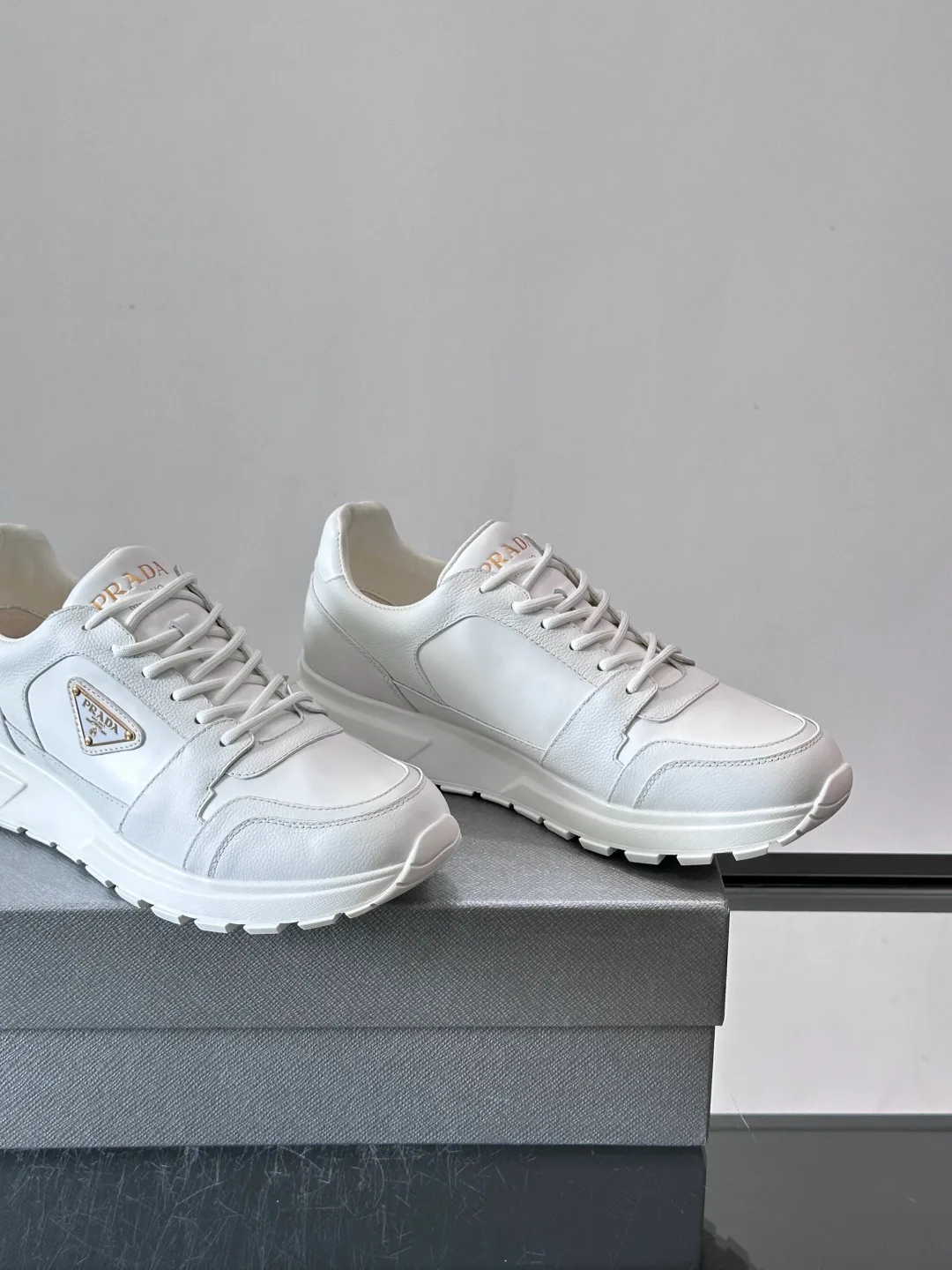 Women's Sneakers PRADA 18102658