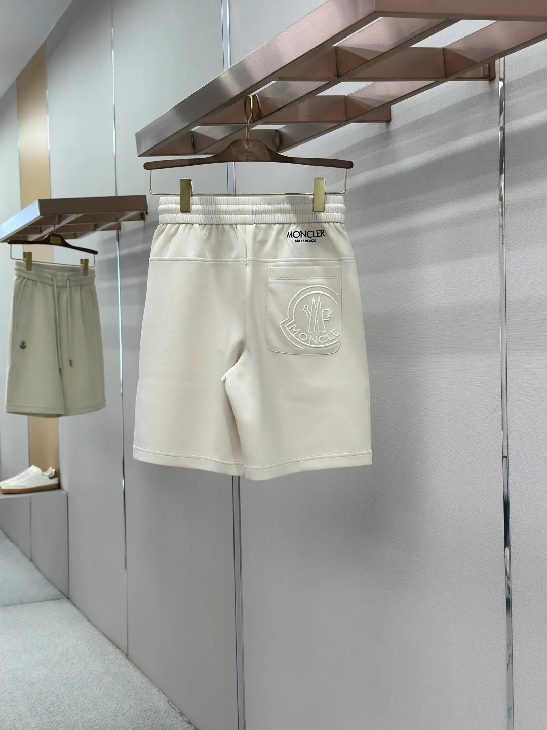 Men's Shorts MONCLER 17468341