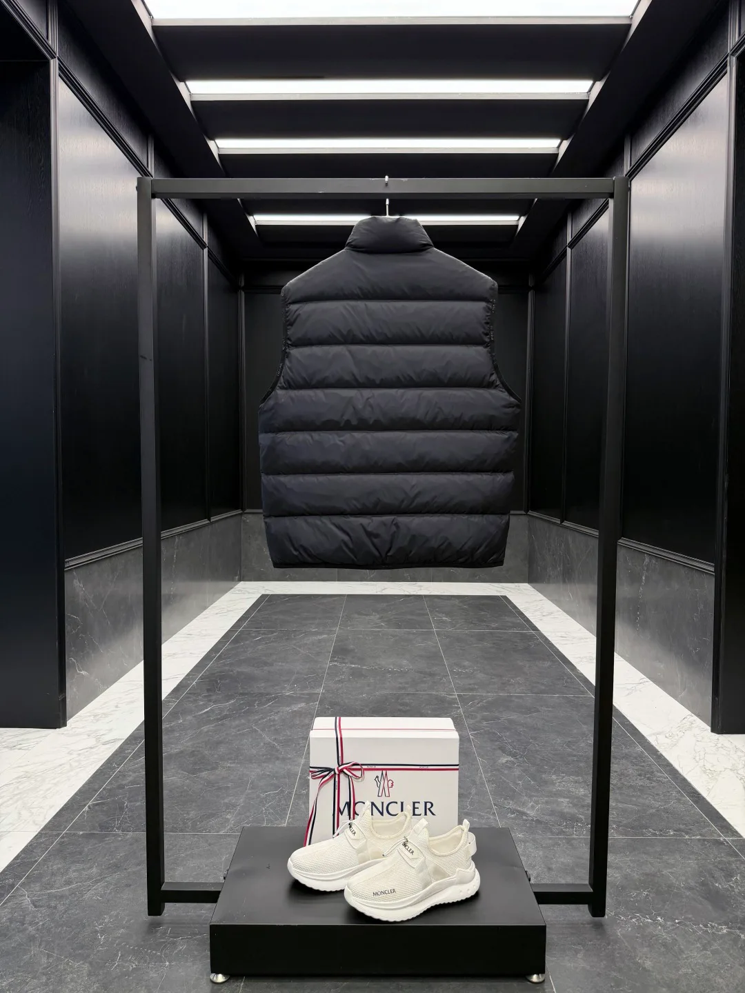 Men's Jackets And Down Jackets MONCLER 18007864