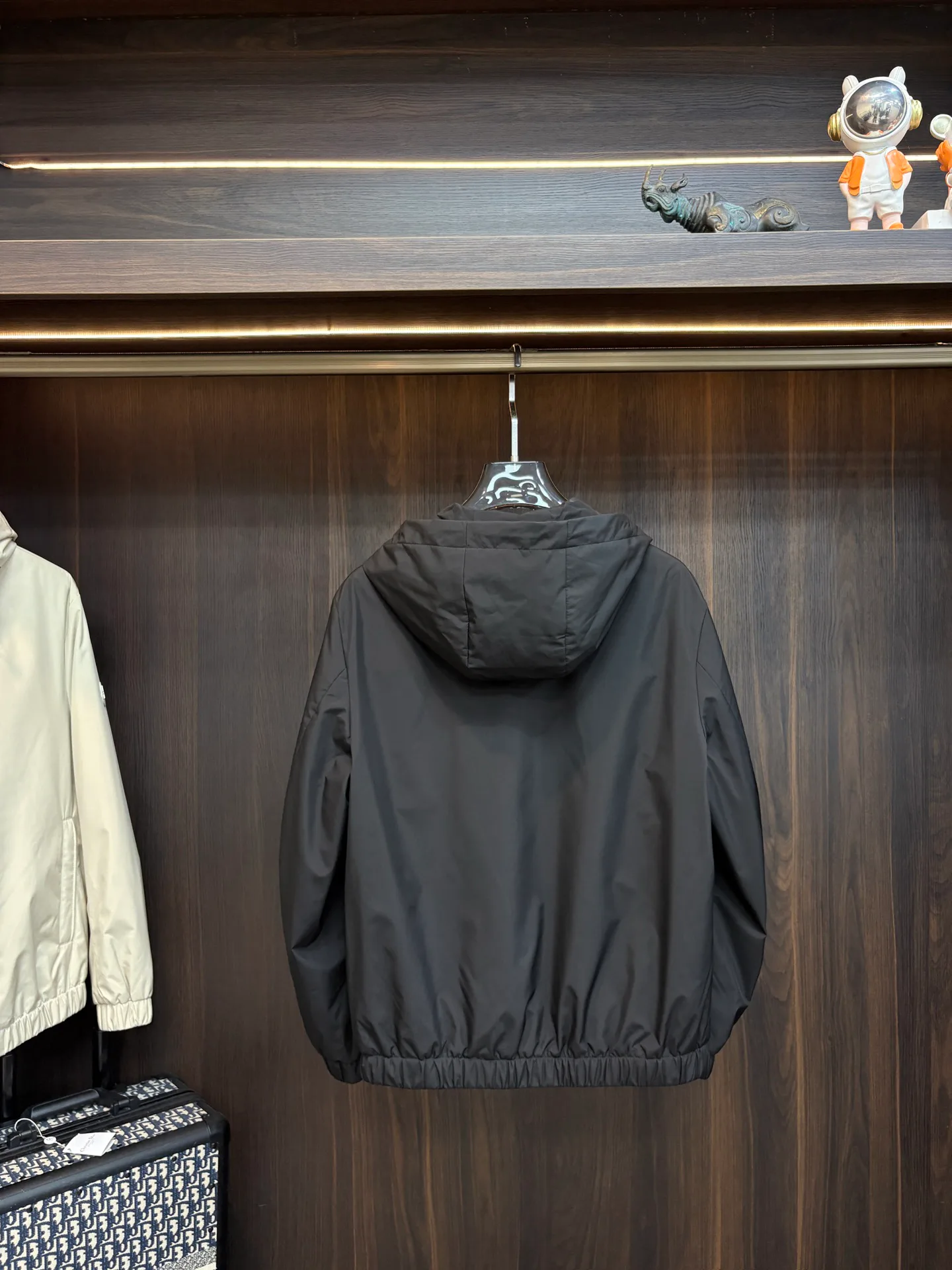 Women's Jackets And Down Jackets MONCLER 18157284