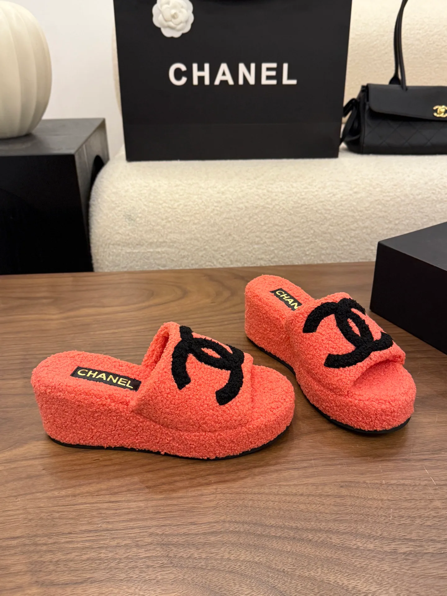 Women's Slippers CHANEL 18440718