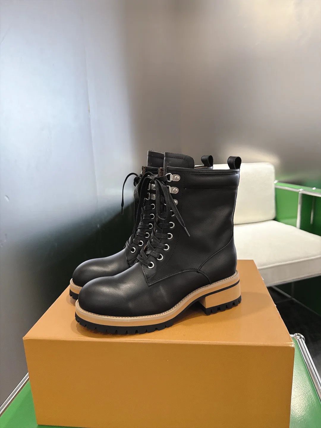Women's Ankle Boots LOUIS VUITTON 18053352