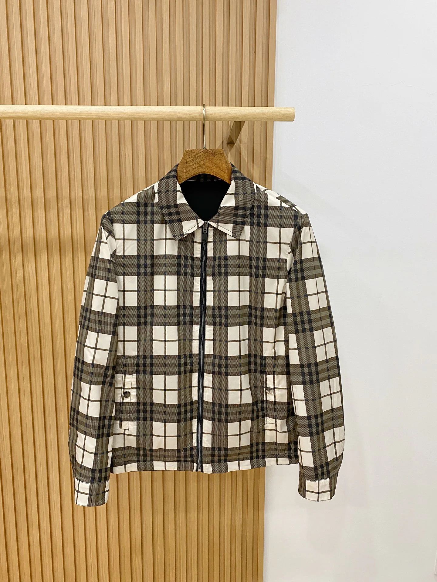 Men's Jackets And Down Jackets BURBERRY 18246891