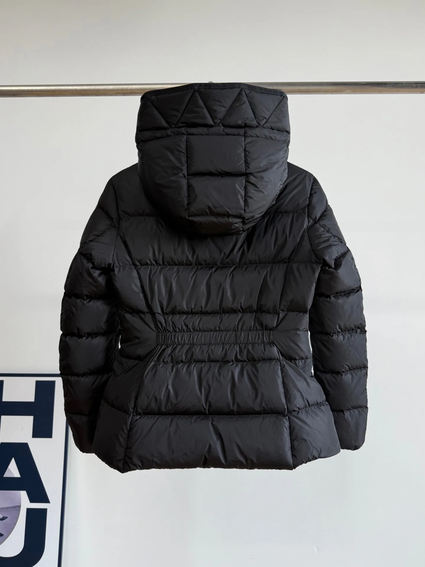 Women's Jackets And Down Jackets MONCLER 17328482
