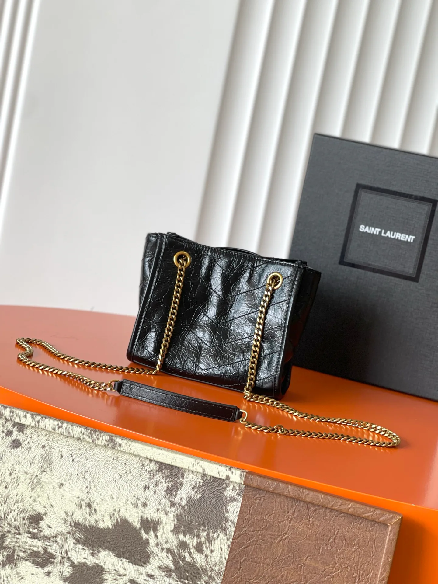 Классические Сумки Женские Saint Laurent 18610989
