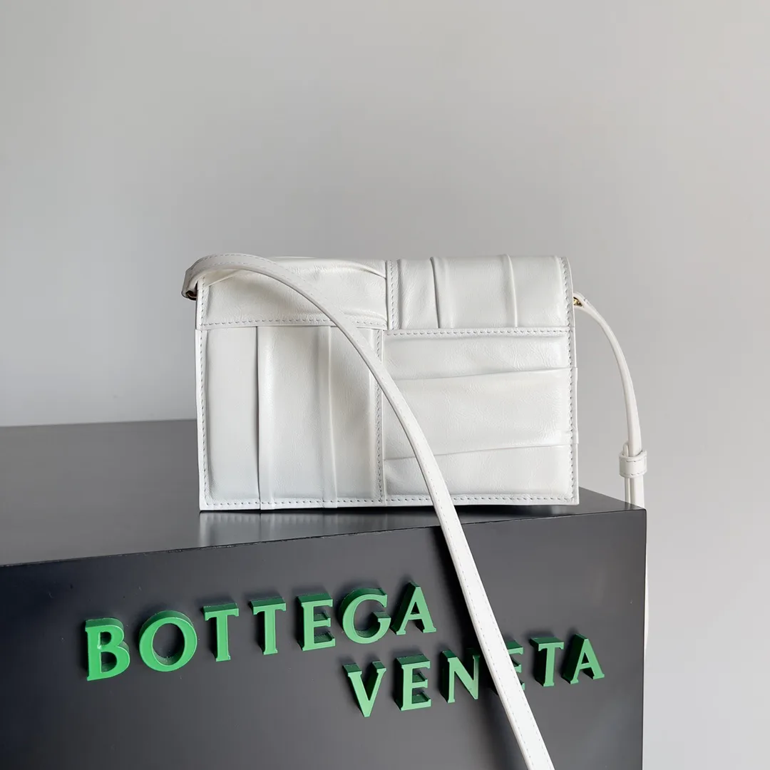 Women's Classic Handbags BOTTEGA VENETA 17934570