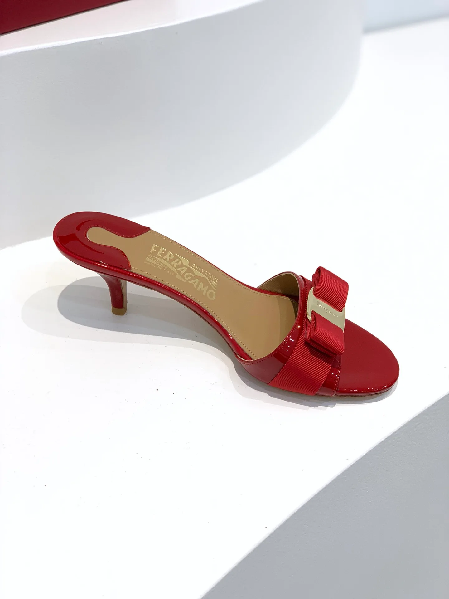 Women's Open-Toe Sandals SALVATORE FERRAGAMO 17642541