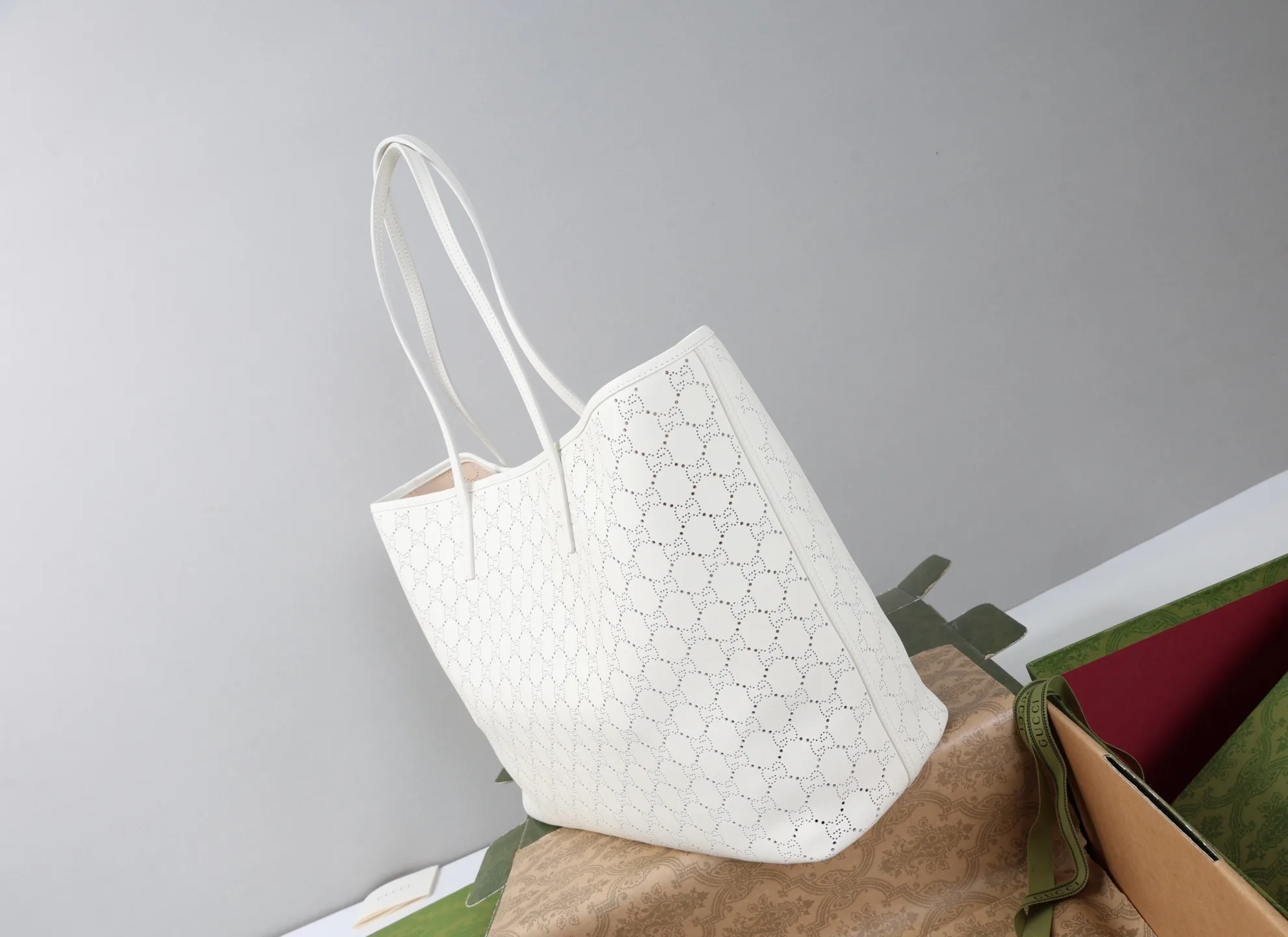 Women's Classic Handbags GUCCI 18065340