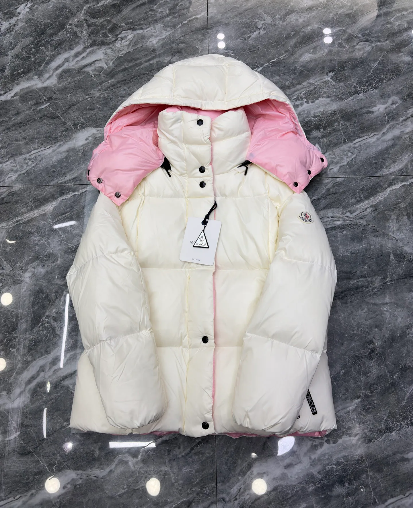 Women's Jackets And Down Jackets MONCLER 17568656