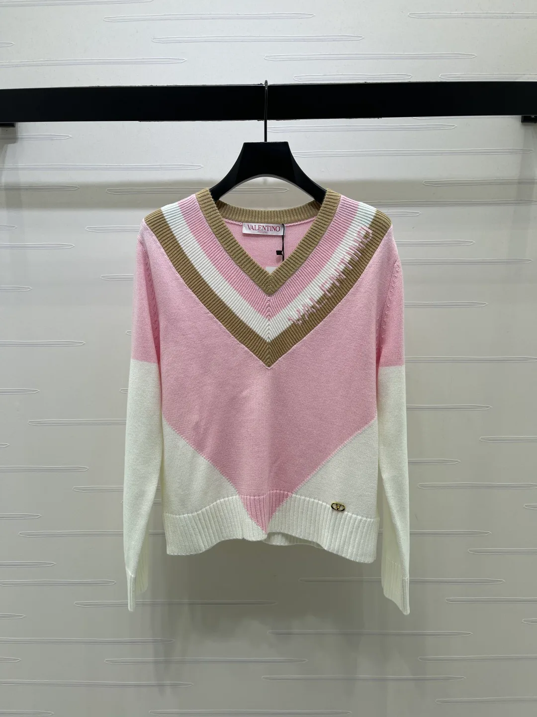 Women's Jumpers And Sweaters VALENTINO 18140972