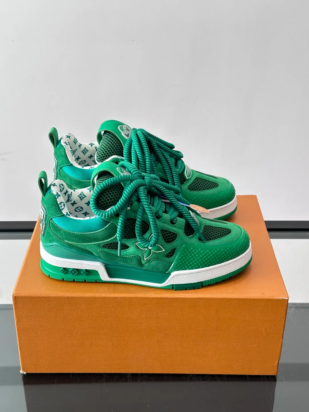 Women's Sneakers LOUIS VUITTON 17588546