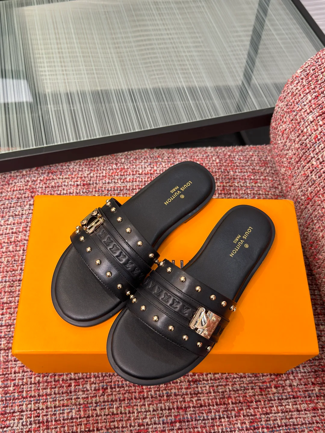 Women's Flip-Flops LOUIS VUITTON 16983525
