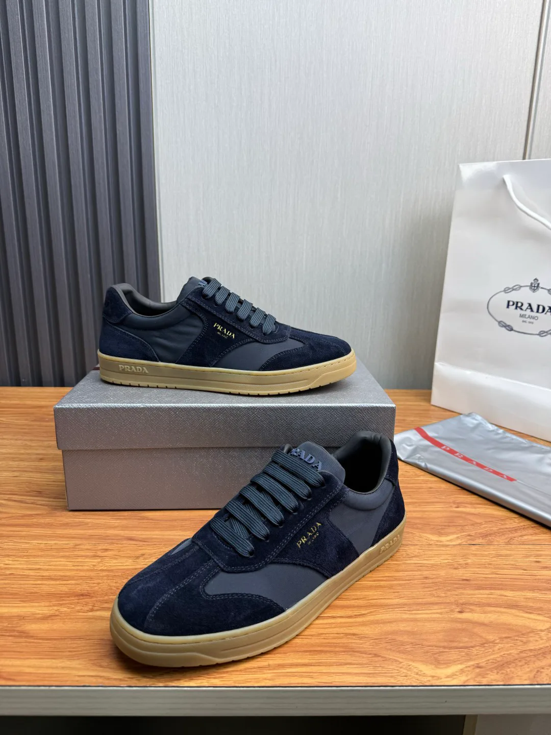Men's Sneakers PRADA 18418634