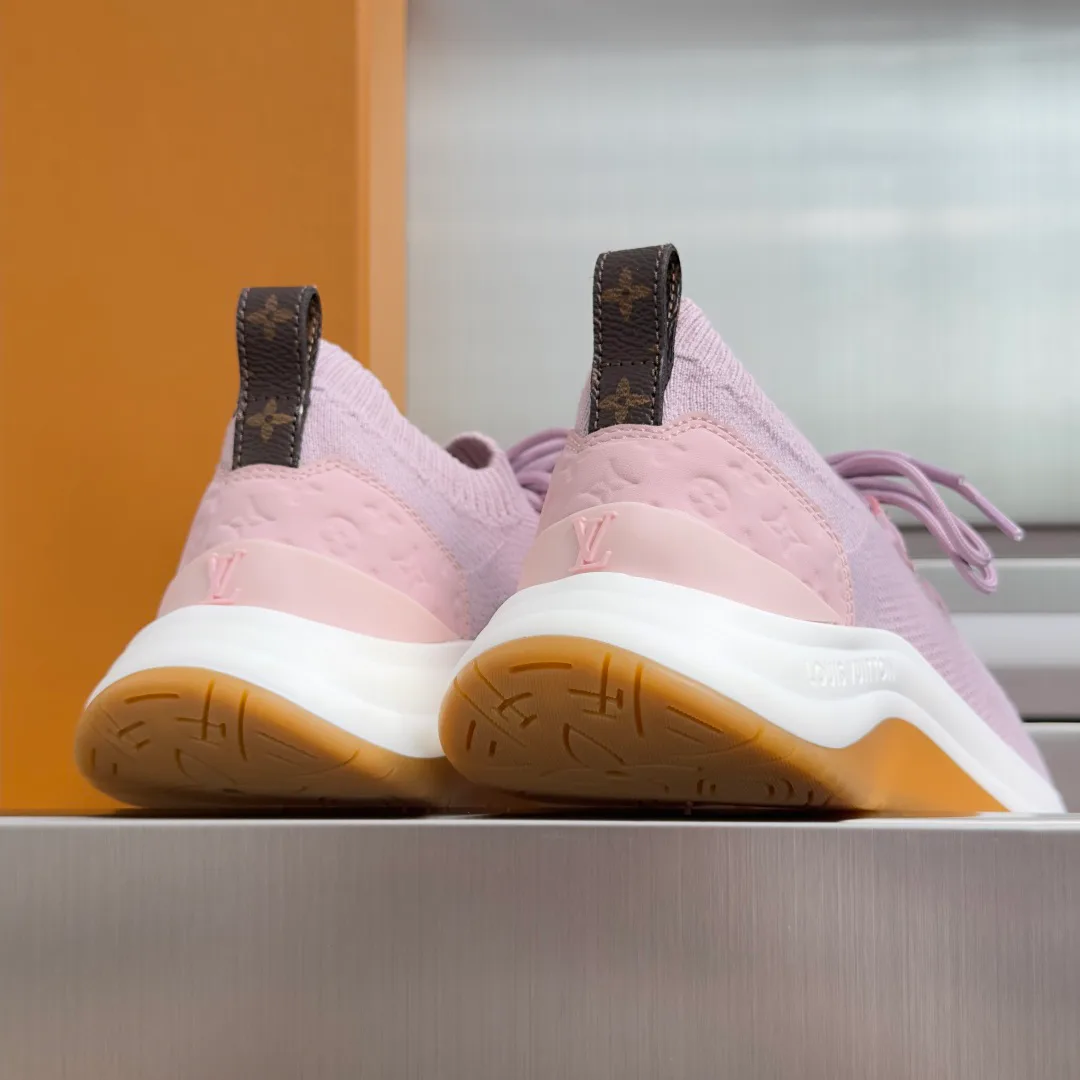 Women's Sneakers LOUIS VUITTON 17950532